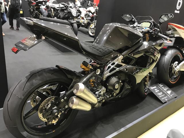 画像: カーボンファイバートレリスフレーム&スイングアーム採用。