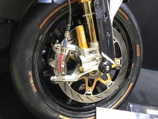 画像: フルアジャスタブルフロント倒立サスペンション