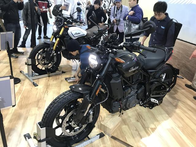 画像: またがれるオプションパーツ装着車もあり