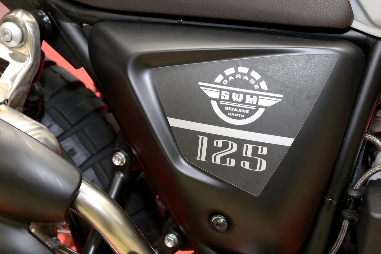 Swmが原付二種モデル Outlaw 125 を日本初公開 ツーリングライダーの目線でチェックしました 1 2 Webオートバイ