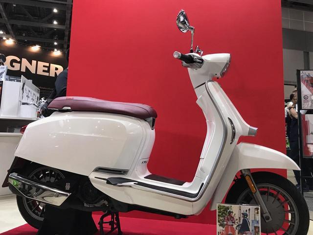 画像: スタンダードモデルから…