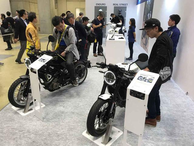 画像: 各種市販モデルにもまたがれる!
