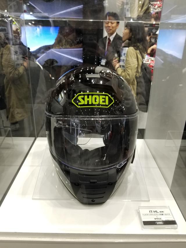 画像1: SHOEIブースで未来のヘルメットを初体験!(大関さおり)