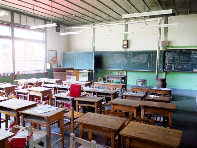 画像: 木造校舎の中にも入れます