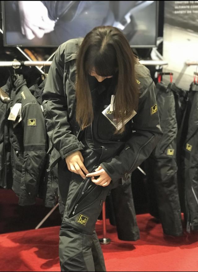 画像: チャックがいっぱい!