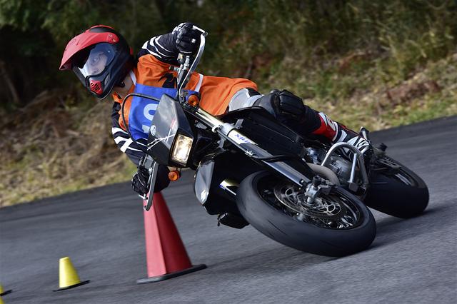 画像: B級1位 三崎雅也&DR-Z400SM 1分36秒993