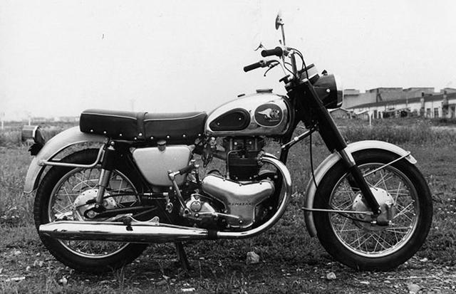 画像: Wシリーズの原点となるカワサキ500メグロK2