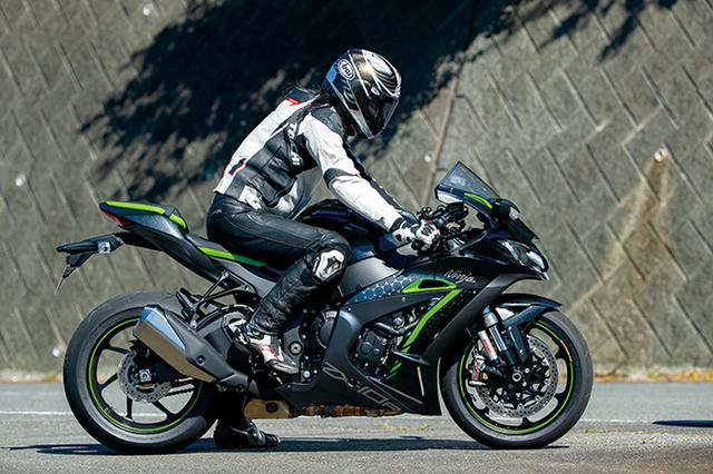 画像: RIDING POSITION 身長:176cm 体重:68kg