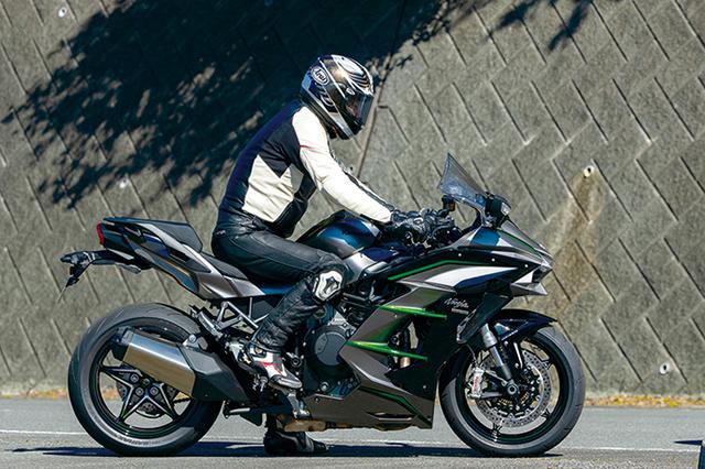 画像: RIDING POSITION 身長:176cm 体重:68kg
