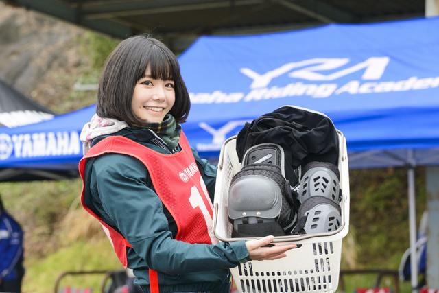 画像: プロテクターも充実しています。肘・ボディ・膝、サイズも豊富。プロテクターを内蔵しているジャケットをお持ちじゃなくても安心して受講できます。