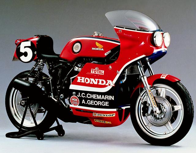画像: 1976.RCB1000 CB750エンジンはDOHCヘッドに換装・スープアップされた。搭載するRCB1000は76年ヨーロッパ耐久選手権で無類の強さで8戦7勝。メーカーズ/ライダーズチャンピオンを獲得した。