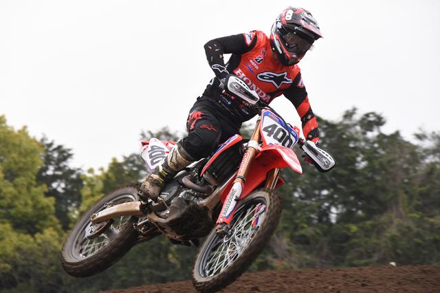 画像: 両ヒート優勝を決めた2017年IA1チャンピオン山本鯨(チームHRC) 18年は最終戦でチャンピオン獲り逃がしましたが、好発進! HRCはヒート1で表彰台を独占しました