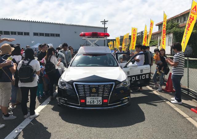 画像: パトカー&白バイふれあい撮影会。