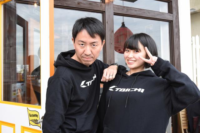 画像: RSタイチ×NEW ERAコラボフーディ サイズ:S/M/L/XL(USサイズ) カラー:黒、グレー 価格:9,800円(+税) 福ちゃんの隣は青木宣篤さんの愛娘、ひなたちゃん 福ちゃん、ひなたにヨワいんですw