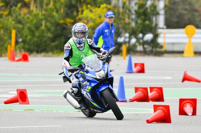 画像2: 複合的な要素の「コーススラローム」で特訓!
