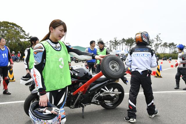 画像1: 北川ライディングスクールの名物「アウトリガー」にチャレンジ!