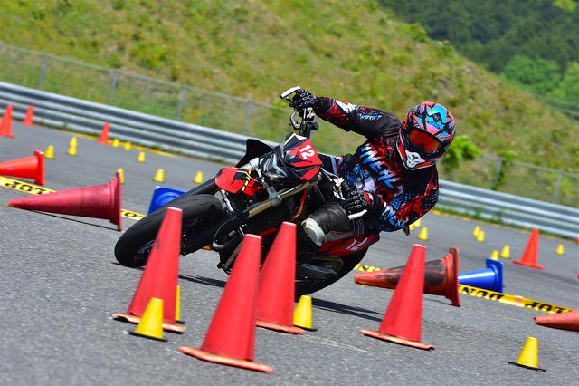 画像: 筑波サーキットジムカーナ場やトミンモーターランドとはまた違う、ツインリンクもてぎ・マルチコースの路面コンディションにいかにアジャストできるかが鍵となる。