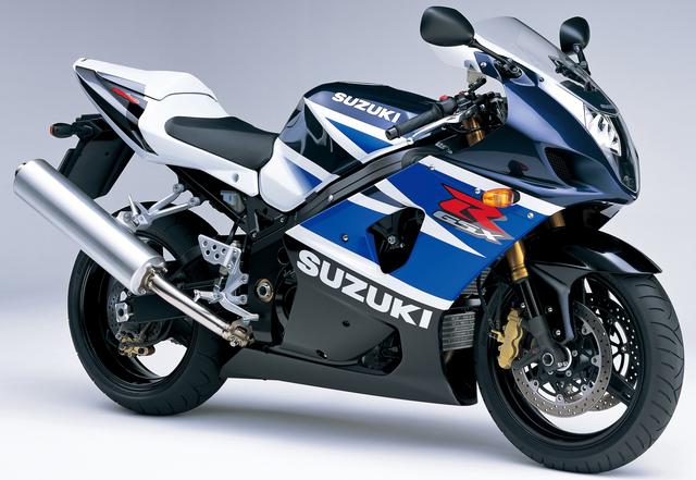 画像: GSX-R1000 2003年 押し出し材を使用したツインスパーフレームは可変式スイングアームピボットも採用。 エンジンも164PSにパワーアップ、車重も168kgと超軽量。 ●水冷4ストDOHC4バルブ並列4気筒 ●988cc ●164PS/10800pm ●11.3kg-m/8400pm ●168kg ●120/70ZR17・190/50ZR17 ●輸出車