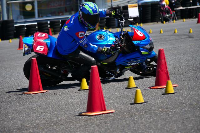 画像: SB級1位・辻家治彦選手(A級)&GSX-R1000 1分18秒614