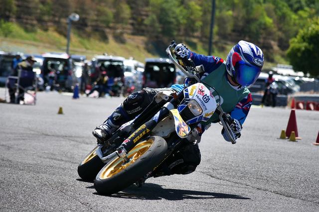 画像: C1級1位・小林寿雄選手&SM250R 1分20秒393