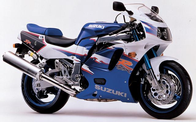 画像: GSX-R750SP 1993年7月 新設計の5角断面フレームとコンパクトな水冷エンジンを搭載。 93年型の変更点はカラーリングのみ。 ●水冷4ストDOHC4バルブ並列4気筒 ●749cc ●77PS/9500rpm ●6.8kg-m/7000rpm ●208kg ●120/70ZR17・170/60ZR17 ●89万8000円(当時価格)