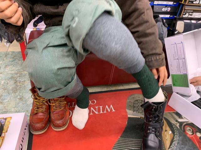 画像: ズボンの中に隠されていた真実。