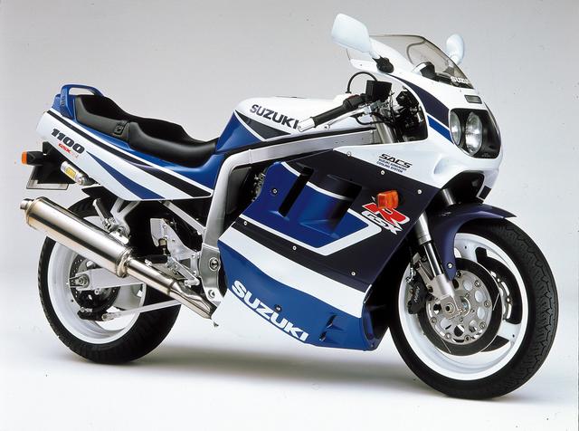 画像: GSX-R1100 1991年 91年モデルのGSX-R750と同様のスタイルに外観を変更している。 エンジンの最高出力は前年型より2PS向上された。 ●油冷4ストDOHC4バルブ並列4気筒 ●1127cc ●145PS/9500rpm ●11.9kg-m/7250rpm ●226kg ●120/70ZR17・180/55ZR17 ●輸出車