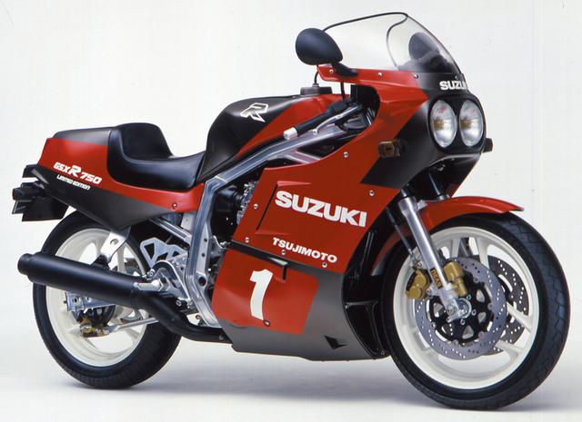 画像: GSX-R750R 1986年2月 ストリートモデルで初めて乾式クラッチを採用。FRP製シートカウル、ステアリングダンパー、タンク別体リアショックを装備した500台限定モデル。 ●油冷4ストDOHC4バルブ並列4気筒 ●748cc ●77PS/9500rpm ●6.4kg-m/8000rpm ●181kg ●110/80-18・150/70-18 ●105万円(当時価格)