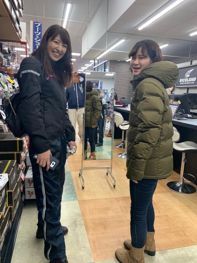 画像: 私は寒いかな〜って思ってスエット履いてきたw 防水じゃないなら当然びちょ濡れw