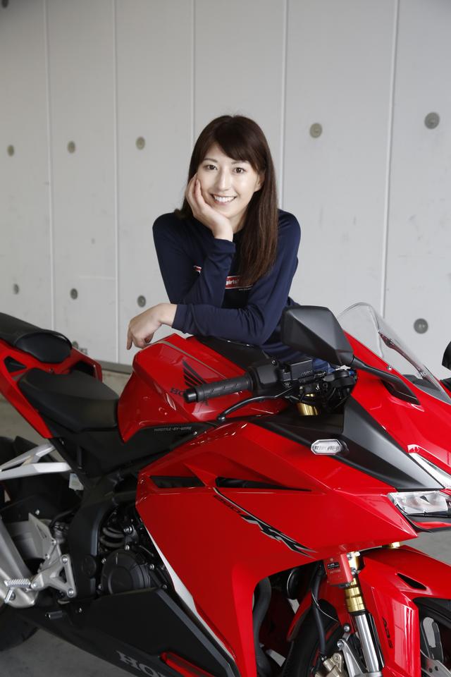 画像3: 大関さおり×HONDA CBR250RR【オートバイ女子部のフォトアルバム】