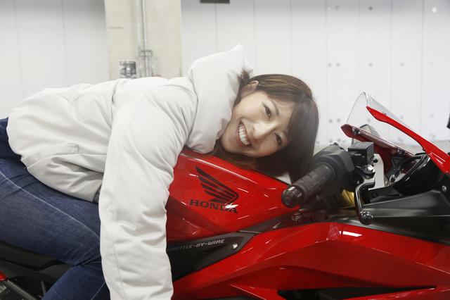 画像2: 大関さおり×HONDA CBR250RR【オートバイ女子部のフォトアルバム】