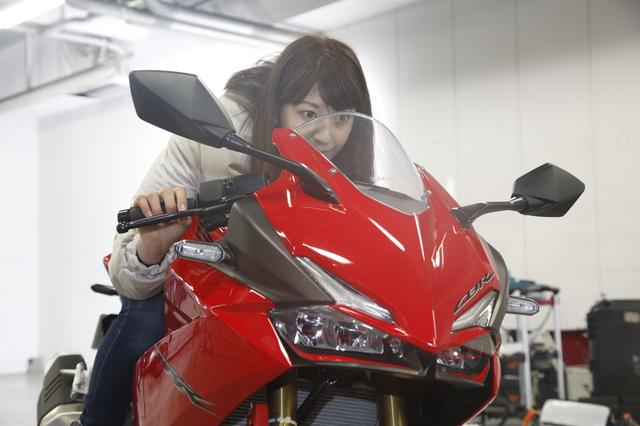 画像1: 大関さおり×HONDA CBR250RR【オートバイ女子部のフォトアルバム】
