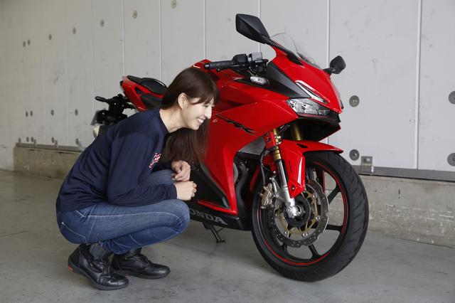 画像4: 大関さおり×HONDA CBR250RR【オートバイ女子部のフォトアルバム】