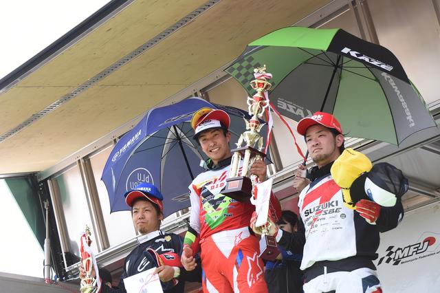 画像: ヒート1表彰式 開幕戦ヒート1で表彰台を独占したホンダ勢がいません!