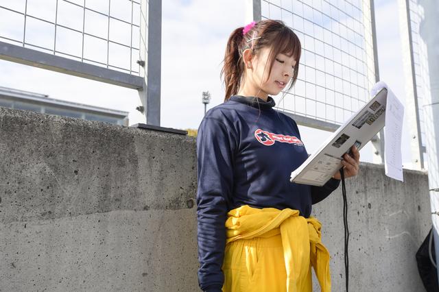 画像: イベント当日のオートバイブースは、葉月美優が担当! 写真で着用している「オートバイ女子部ロンT(4000円)」も販売します。