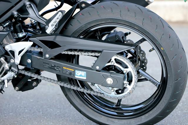 画像2: 250と共通の車体で軽快さと余裕の走りを獲得