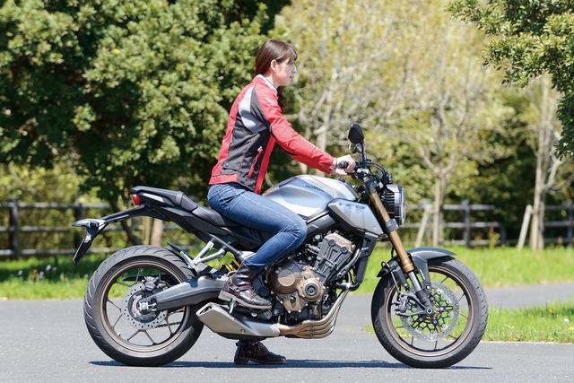 画像2: RIDING POSITION ライダー身長:179㎝、パッセンジャー身長:172cm