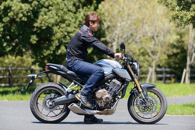 画像1: RIDING POSITION ライダー身長:179㎝、パッセンジャー身長:172cm