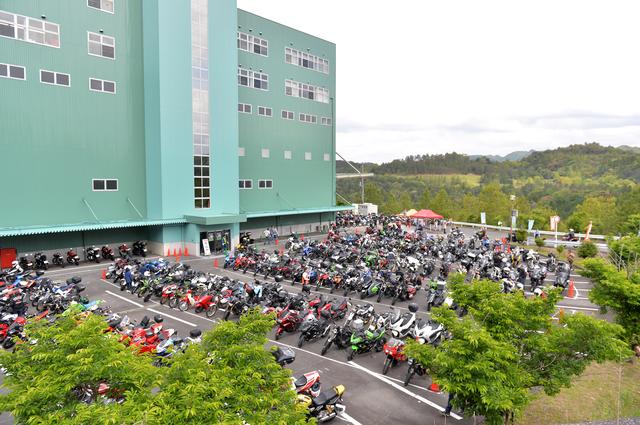 画像3: 会場のデイトナ本社には、2200台のバイクが来場!