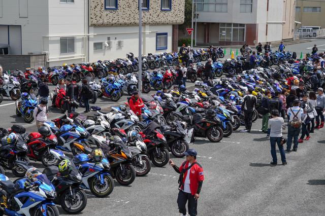 画像: 奥から2列目には、新型のGSX-R1000/R 25台以上集まってます!