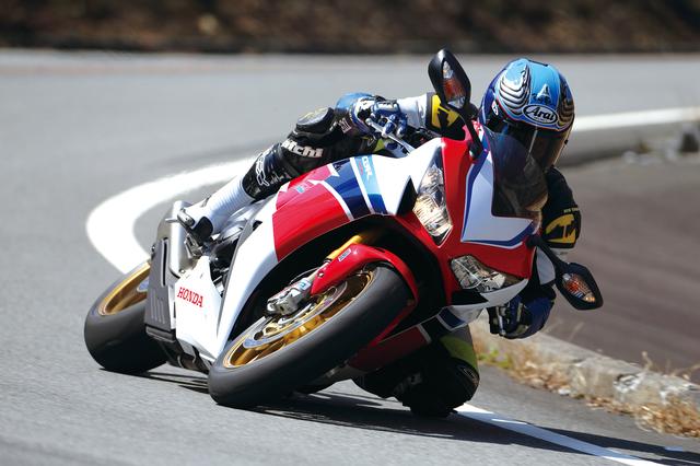 画像1: 「ホンダ、オーリンズ、ブレンボの技術者が日本に集結し、共同開発した最高傑作のCBR」がコレだ!!『HONDA CBR1000RR SP』(2014年)