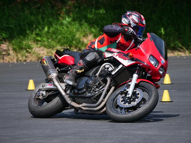 画像: C2級1位 木津谷香織&FZS600Sフェーザー 1分49秒382