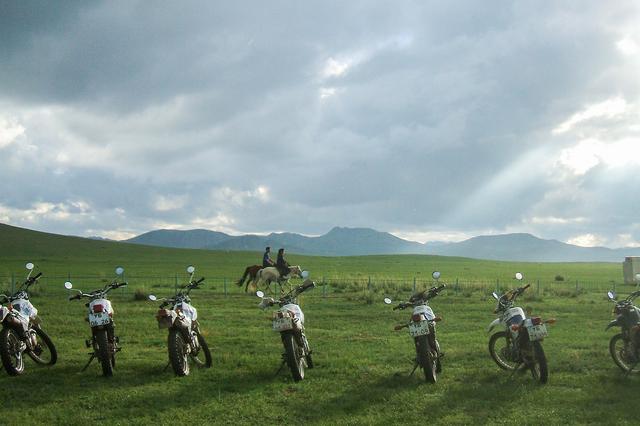 画像3: 大草原をバイクだけでなく馬でも走れる魅惑の6日目。「【モンゴル】冒険家・風間深志と行く!!地球を守れ・遊べ!植林&オフロードツーリング」