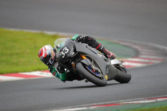 画像: MotoGPイタリアGPから帰国、すぐに鈴鹿へやってきた長島哲太 ツナギもMoto2のままです