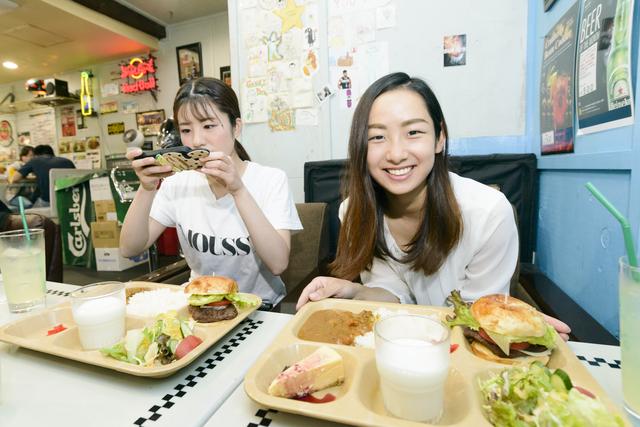 画像3: 第一目的地!横須賀・どぶ板通り!