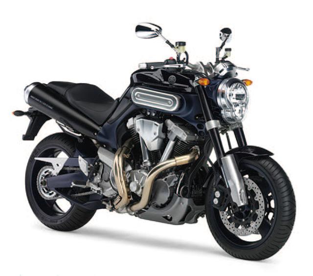 画像: YAMAHA MT-01(2005) 初期型タイプはブレーキキャリパーが6ポッドではなく、YZF-R1 などにも使われたモノブロックタイプの4ポッドを装着している。カラーバリエーションは2種類で、このベリーダークバイオレットメタリック1 とシルバー3だった。マイナーチェンジをしたのは2007 年モデルから。