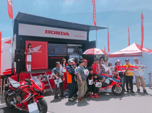 画像2: ちょうどHONDAブースでは高橋巧選手のサイン会&撮影会を開催!