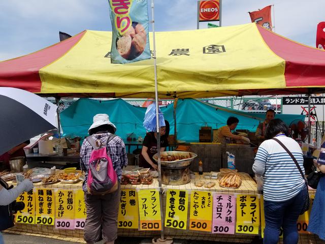 画像1: 全日本ロードレースが開催されるサーキットには出店がたくさん♪