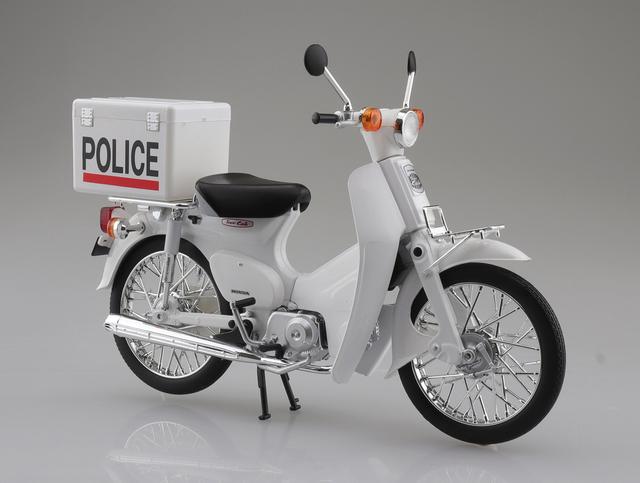画像: 『ポリス仕様』ではリアボックスを新規金型で再現。 ※画像は試作品です。実際の商品とは異なる場合がございます。