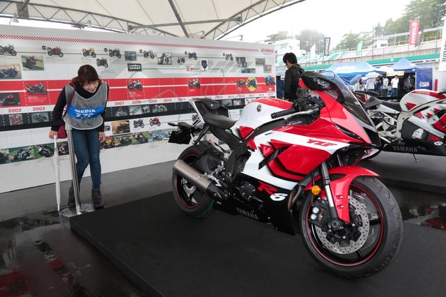 画像2: 2ヶ所目は… 「YZF-R6 20周年記念限定モデル」